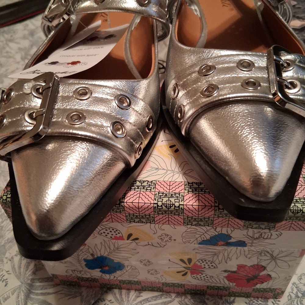 Chic SILVER Buckled Flats for Women - Picture 8 of 10